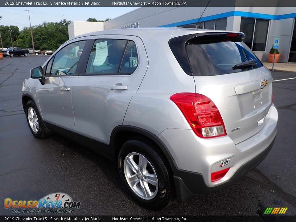 2019 Chevrolet Trax LS Silver Ice Metallic / Jet Black Photo #4