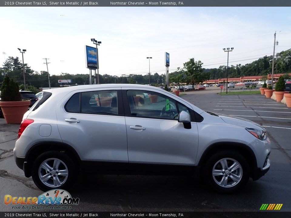 2019 Chevrolet Trax LS Silver Ice Metallic / Jet Black Photo #10