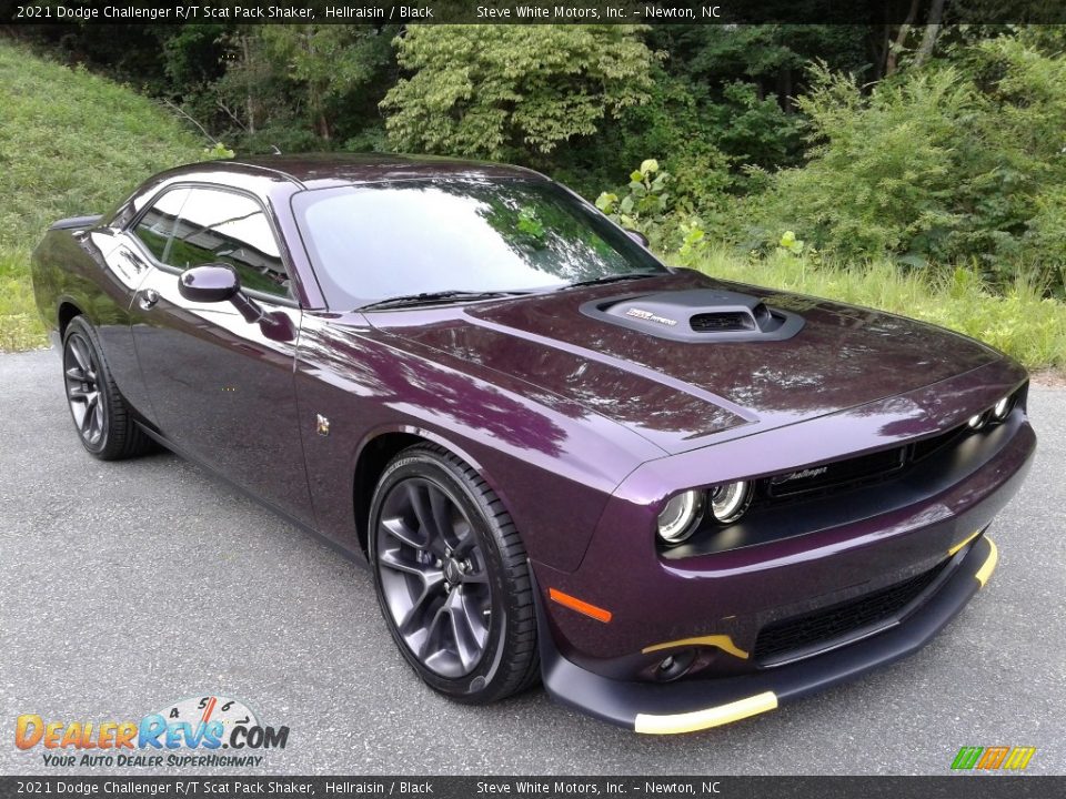 Front 3/4 View of 2021 Dodge Challenger R/T Scat Pack Shaker Photo #4