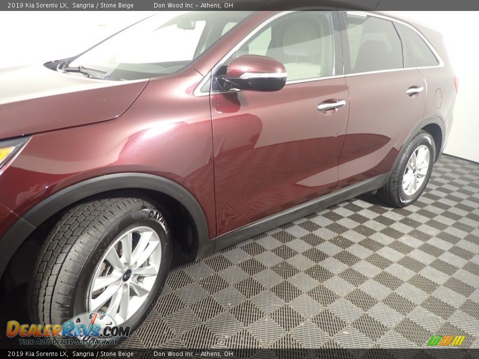 2019 Kia Sorento LX Sangria / Stone Beige Photo #10