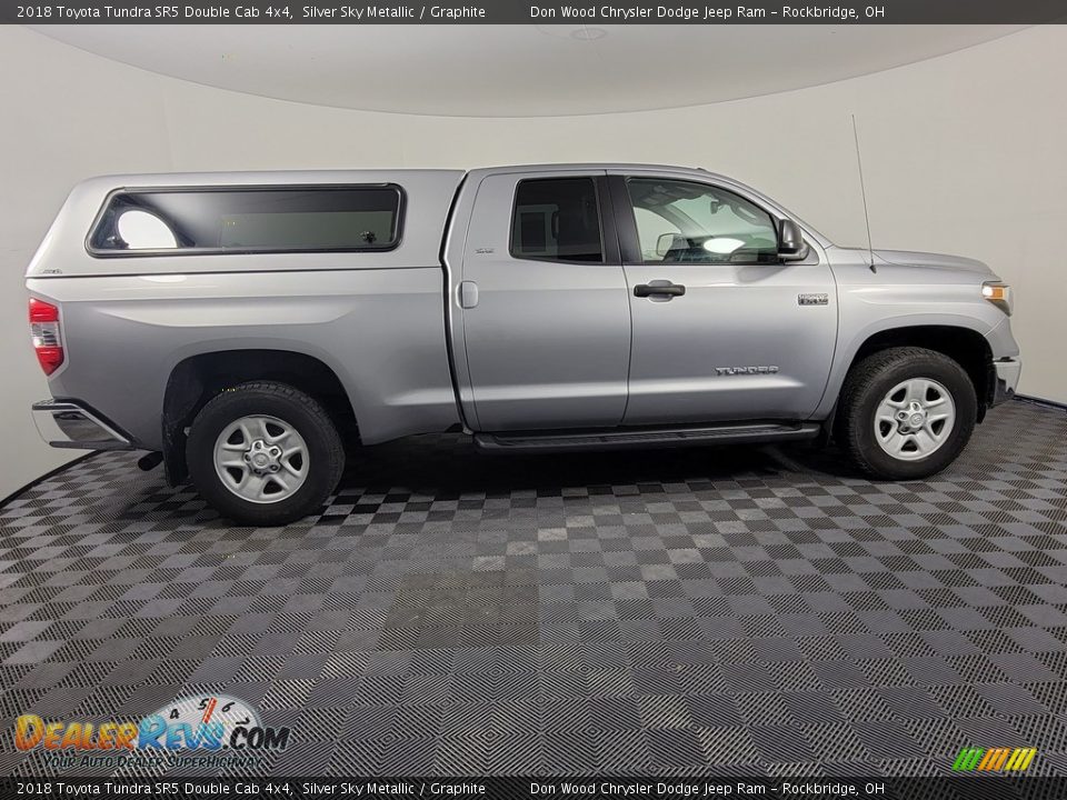 2018 Toyota Tundra SR5 Double Cab 4x4 Silver Sky Metallic / Graphite Photo #10