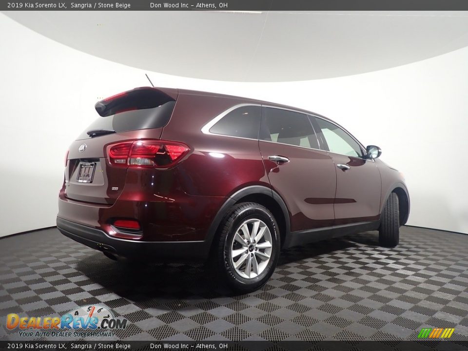 2019 Kia Sorento LX Sangria / Stone Beige Photo #16