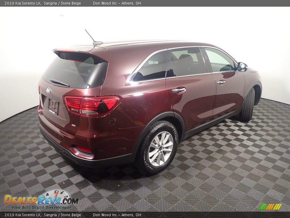 2019 Kia Sorento LX Sangria / Stone Beige Photo #17