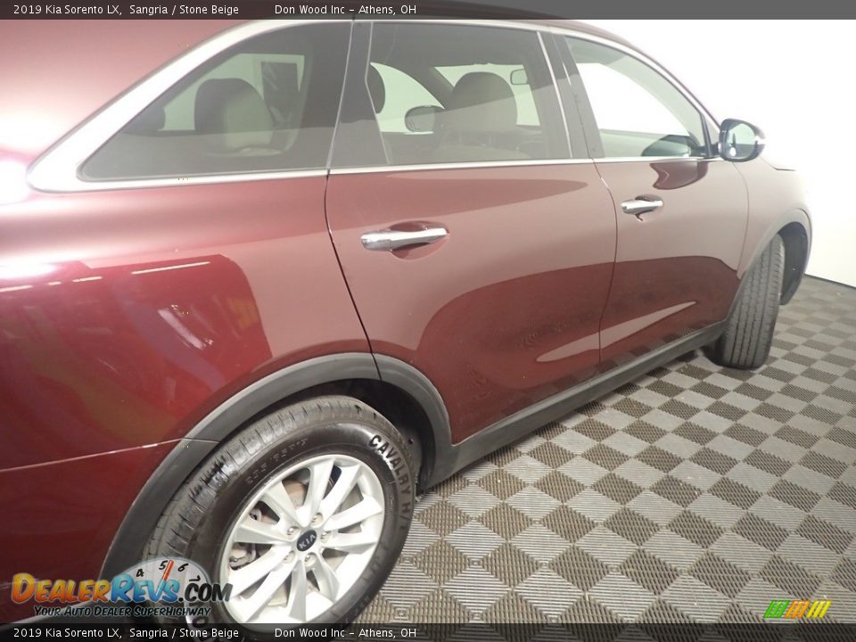 2019 Kia Sorento LX Sangria / Stone Beige Photo #19