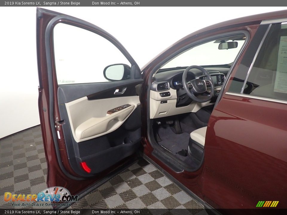 2019 Kia Sorento LX Sangria / Stone Beige Photo #20