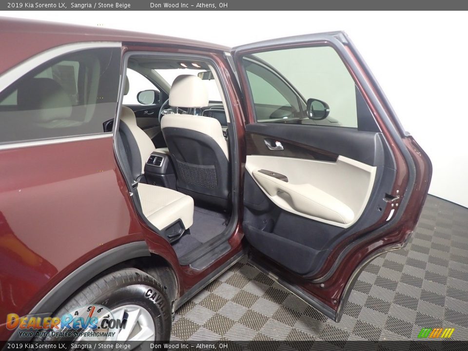 2019 Kia Sorento LX Sangria / Stone Beige Photo #36