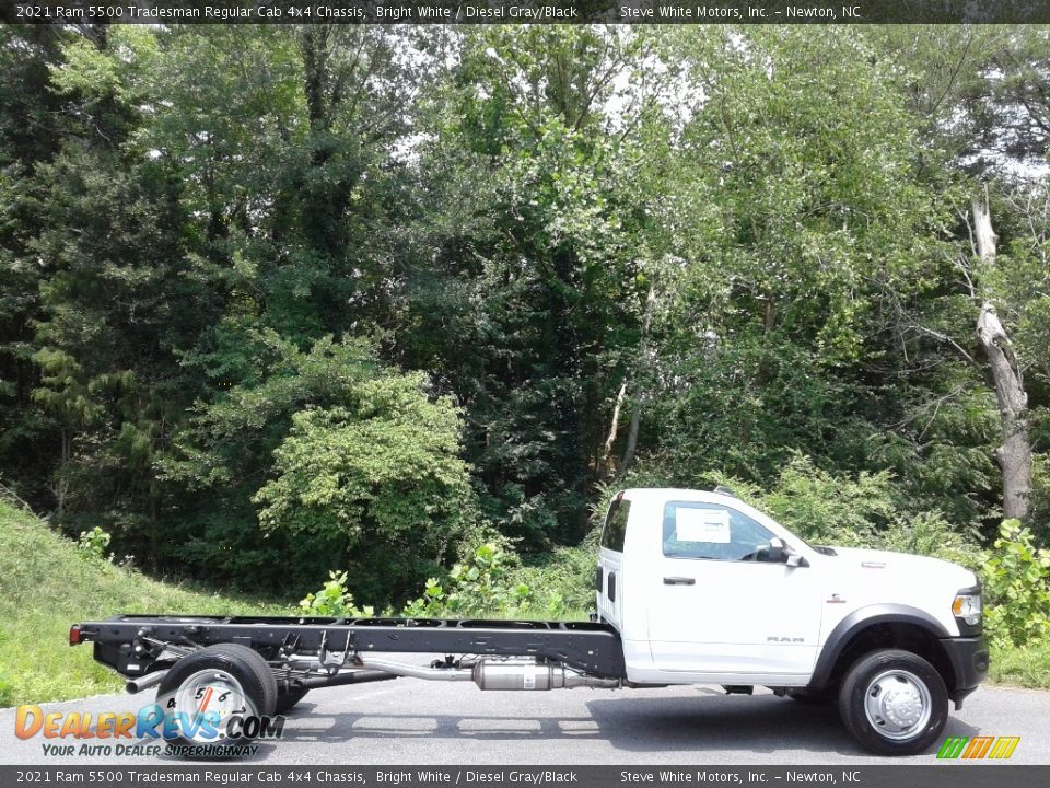 2021 Ram 5500 Tradesman Regular Cab 4x4 Chassis Bright White / Diesel Gray/Black Photo #5