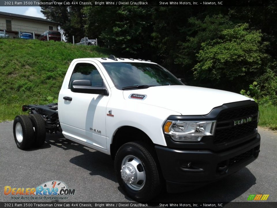 2021 Ram 3500 Tradesman Crew Cab 4x4 Chassis Bright White / Diesel Gray/Black Photo #4