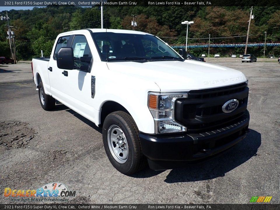 2021 Ford F350 Super Duty XL Crew Cab Oxford White / Medium Earth Gray Photo #3