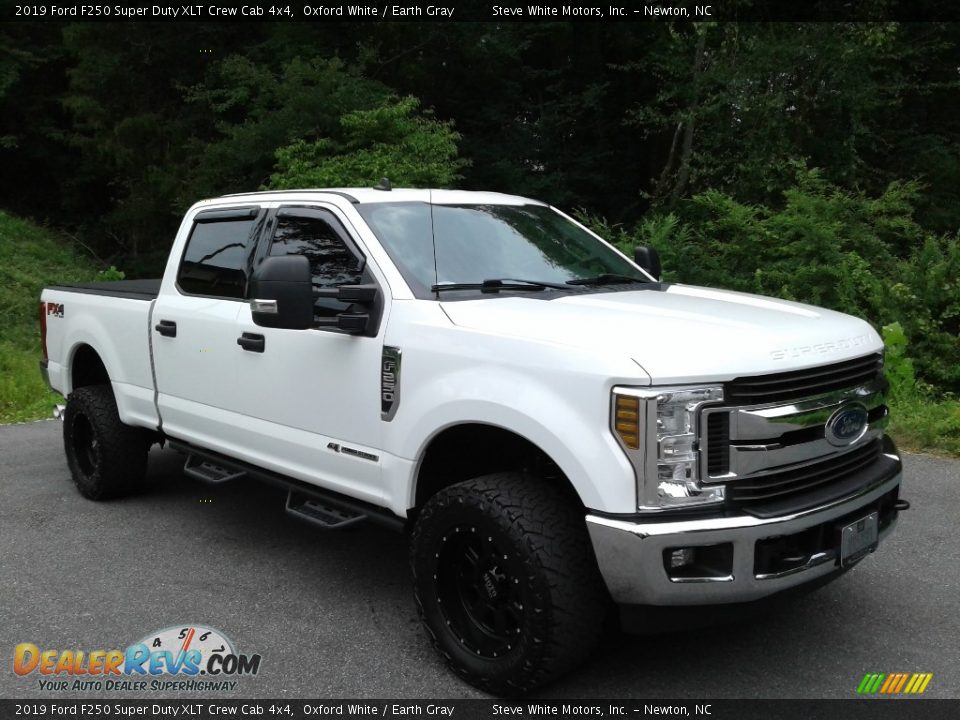 2019 Ford F250 Super Duty XLT Crew Cab 4x4 Oxford White / Earth Gray Photo #5