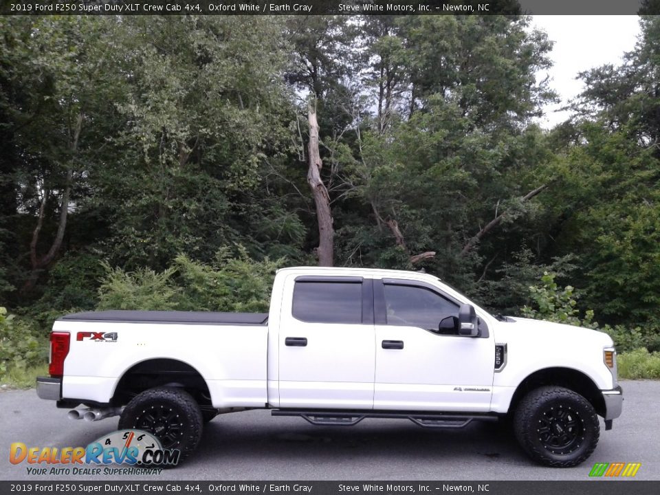 2019 Ford F250 Super Duty XLT Crew Cab 4x4 Oxford White / Earth Gray Photo #6