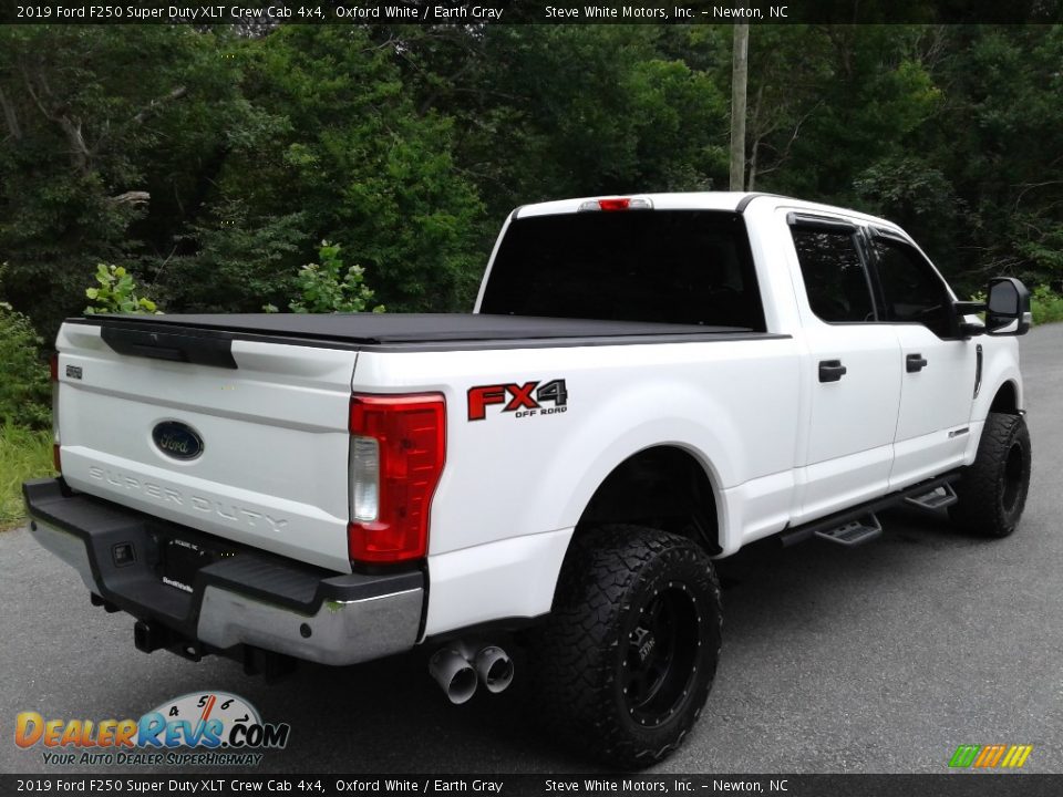 2019 Ford F250 Super Duty XLT Crew Cab 4x4 Oxford White / Earth Gray Photo #7