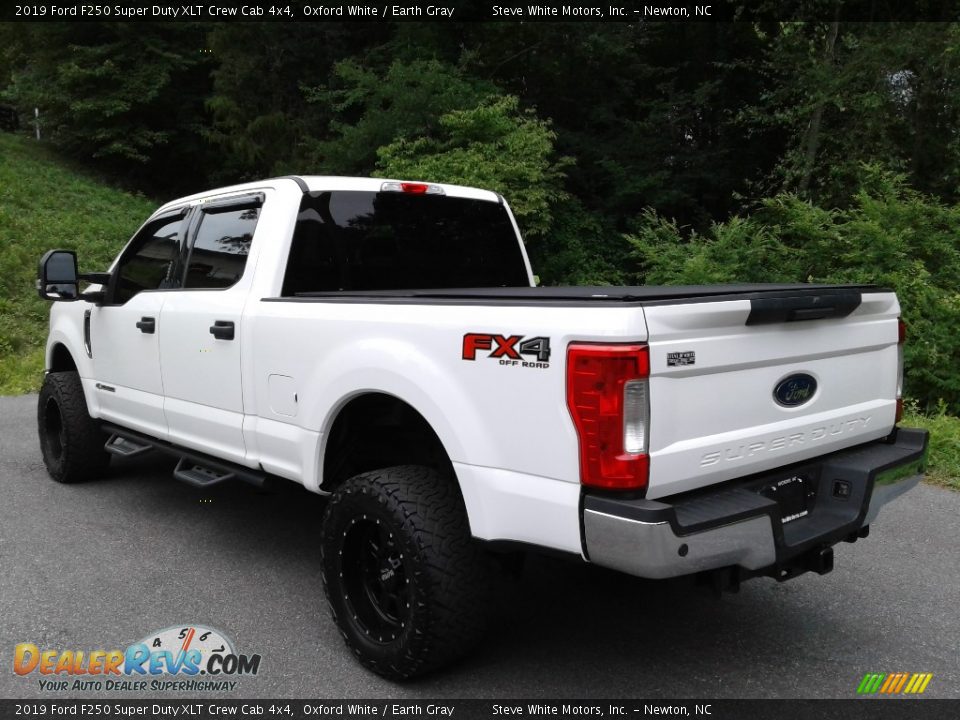 2019 Ford F250 Super Duty XLT Crew Cab 4x4 Oxford White / Earth Gray Photo #10