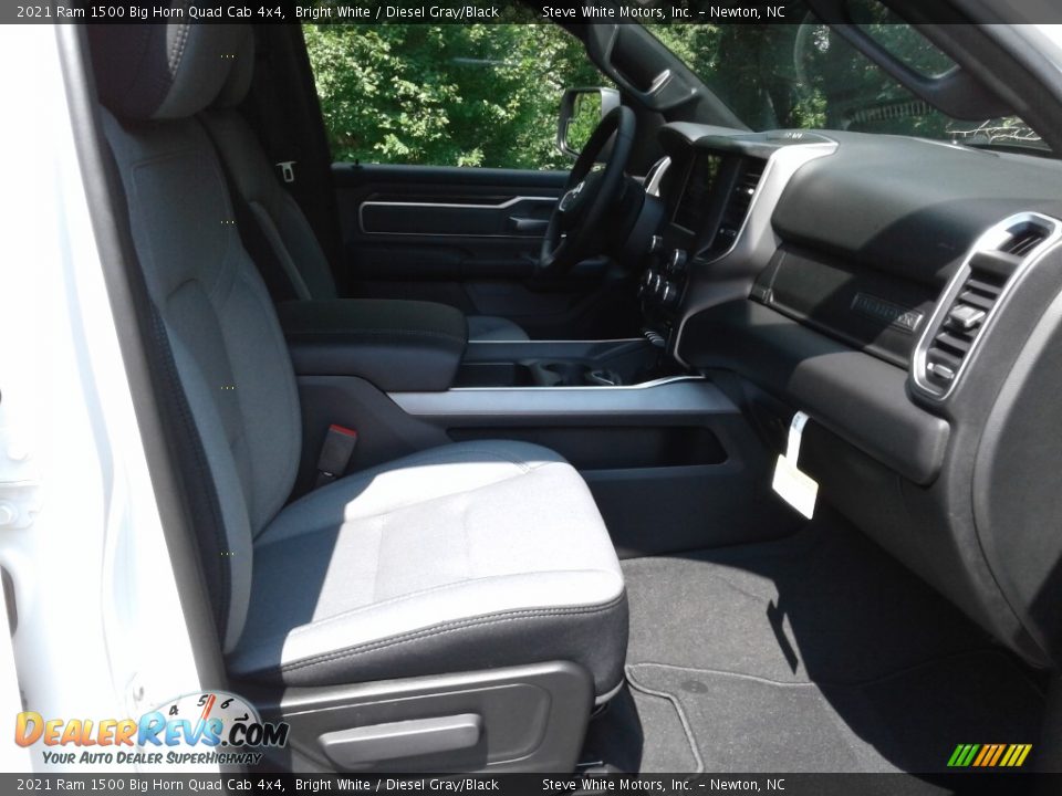 2021 Ram 1500 Big Horn Quad Cab 4x4 Bright White / Diesel Gray/Black Photo #17