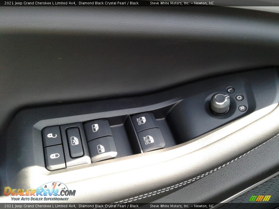 2021 Jeep Grand Cherokee L Limited 4x4 Diamond Black Crystal Pearl / Black Photo #11