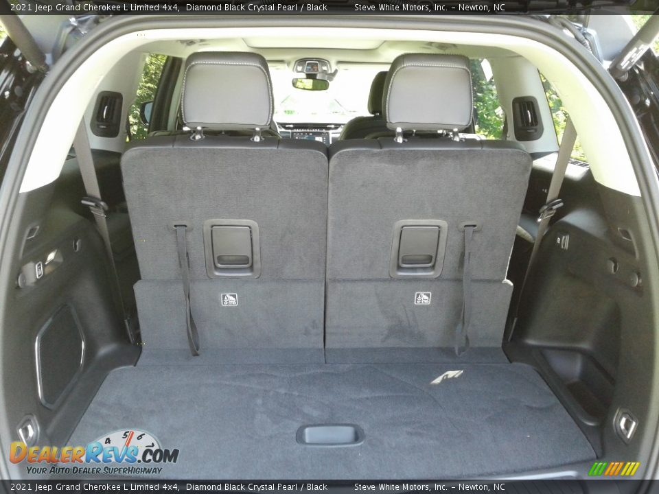 2021 Jeep Grand Cherokee L Limited 4x4 Diamond Black Crystal Pearl / Black Photo #16