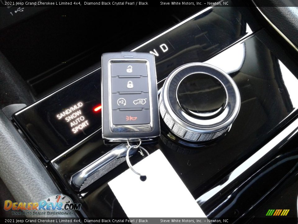 2021 Jeep Grand Cherokee L Limited 4x4 Diamond Black Crystal Pearl / Black Photo #34
