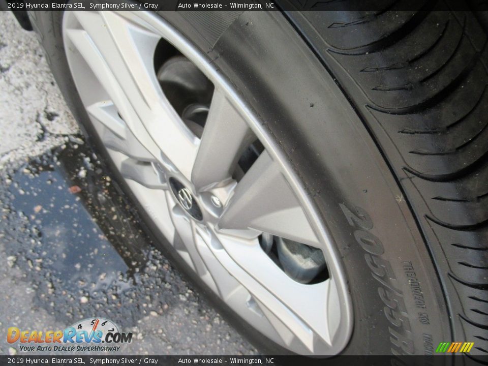2019 Hyundai Elantra SEL Symphony Silver / Gray Photo #8