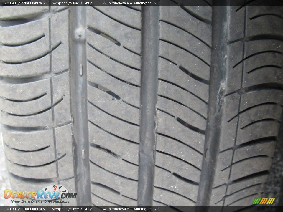 2019 Hyundai Elantra SEL Symphony Silver / Gray Photo #10