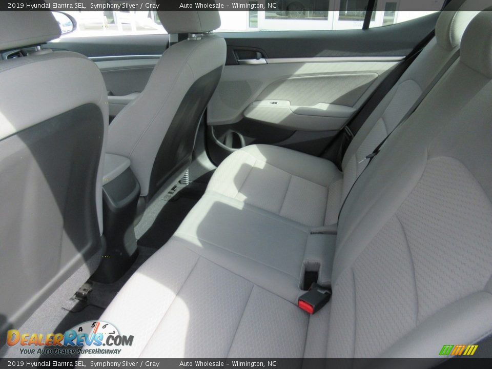 2019 Hyundai Elantra SEL Symphony Silver / Gray Photo #12