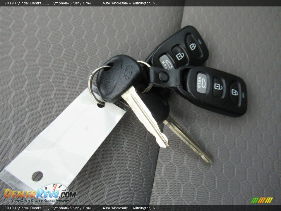 2019 Hyundai Elantra SEL Symphony Silver / Gray Photo #20