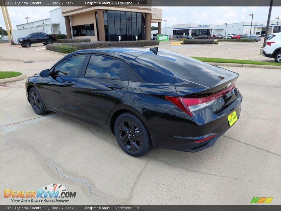2022 Hyundai Elantra SEL Black / Black Photo #5