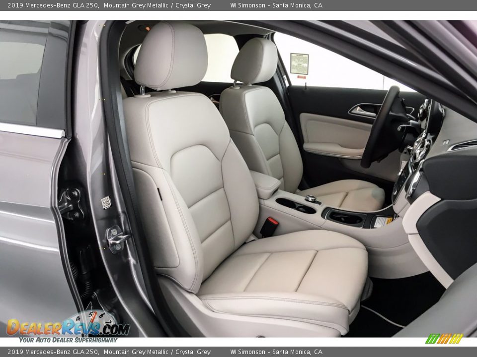 Front Seat of 2019 Mercedes-Benz GLA 250 Photo #5