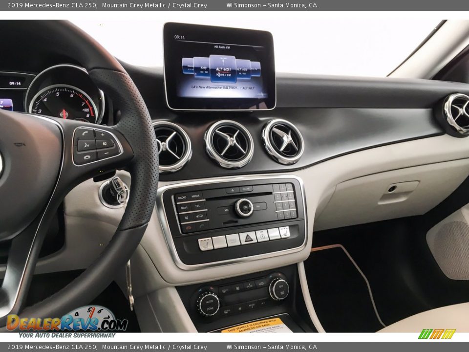 Dashboard of 2019 Mercedes-Benz GLA 250 Photo #6