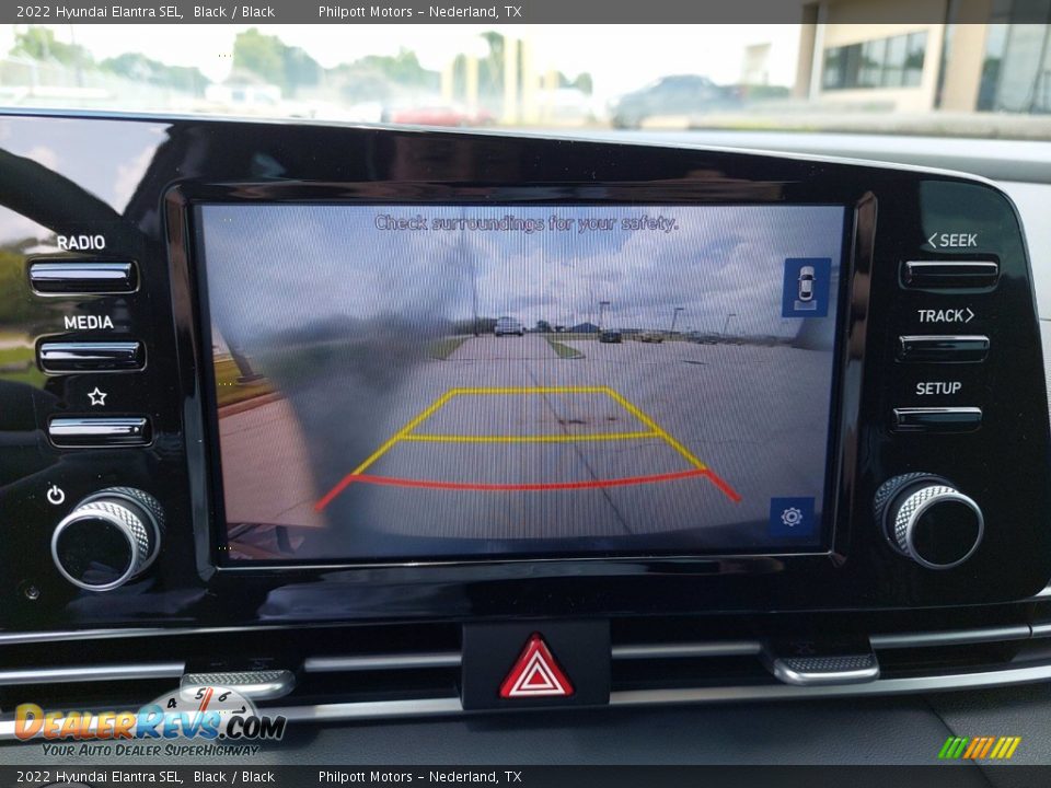 2022 Hyundai Elantra SEL Black / Black Photo #17