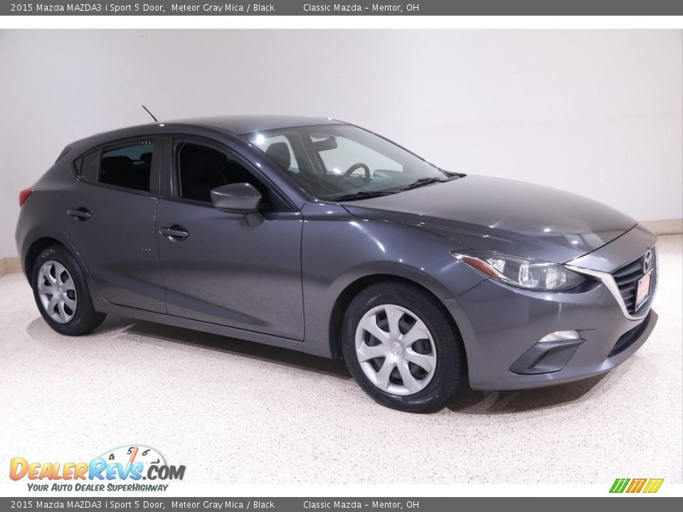 Front 3/4 View of 2015 Mazda MAZDA3 i Sport 5 Door Photo #1