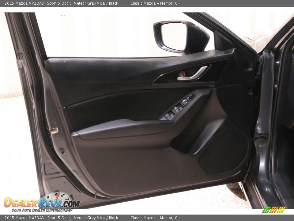 Door Panel of 2015 Mazda MAZDA3 i Sport 5 Door Photo #4