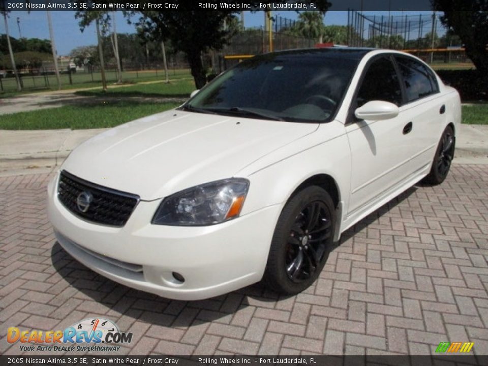 2005 Nissan Altima 3.5 SE Satin White Pearl / Frost Gray Photo #1