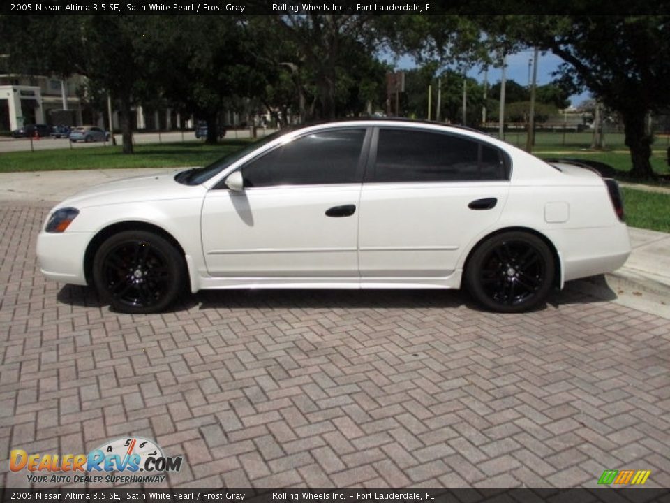 2005 Nissan Altima 3.5 SE Satin White Pearl / Frost Gray Photo #3