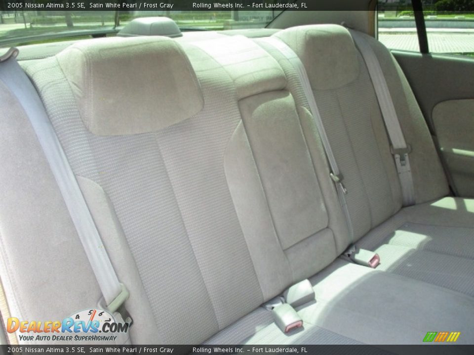 2005 Nissan Altima 3.5 SE Satin White Pearl / Frost Gray Photo #6
