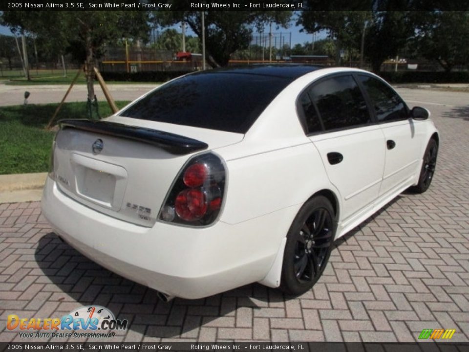 2005 Nissan Altima 3.5 SE Satin White Pearl / Frost Gray Photo #9