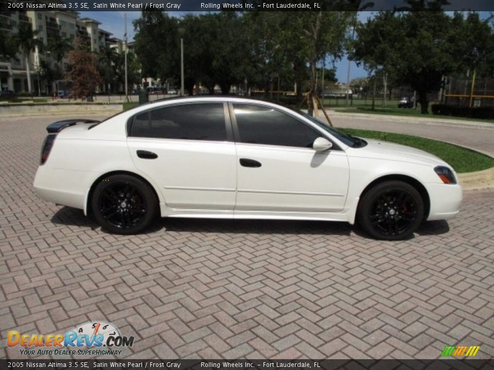 2005 Nissan Altima 3.5 SE Satin White Pearl / Frost Gray Photo #11