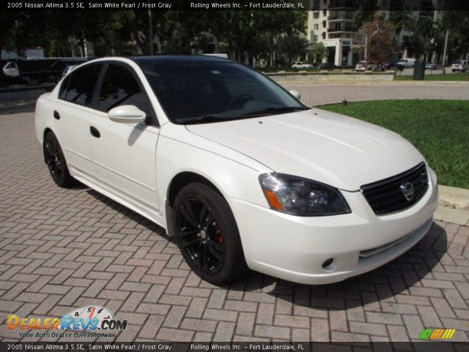 2005 Nissan Altima 3.5 SE Satin White Pearl / Frost Gray Photo #13