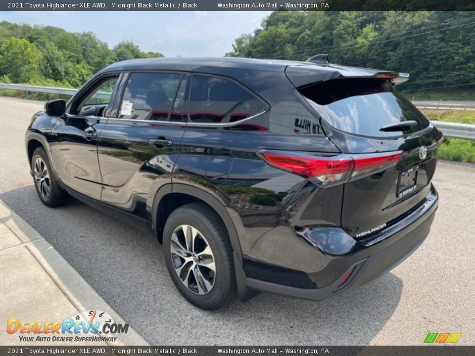 2021 Toyota Highlander XLE AWD Midnight Black Metallic / Black Photo #2