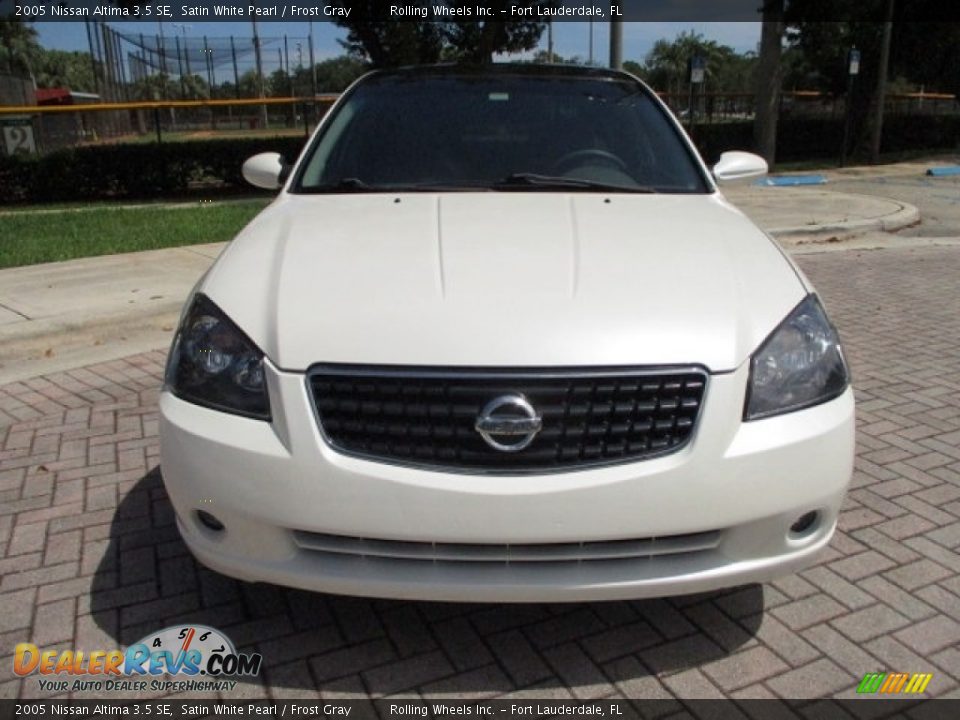 2005 Nissan Altima 3.5 SE Satin White Pearl / Frost Gray Photo #15