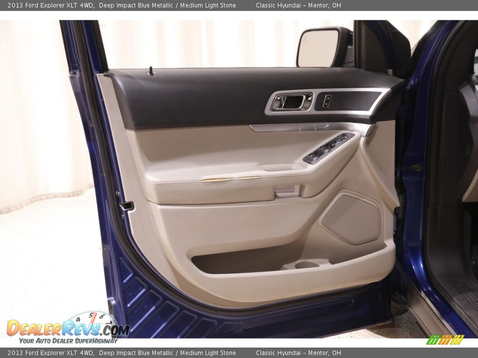 2013 Ford Explorer XLT 4WD Deep Impact Blue Metallic / Medium Light Stone Photo #4