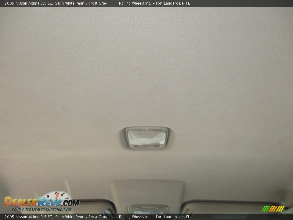 2005 Nissan Altima 3.5 SE Satin White Pearl / Frost Gray Photo #22