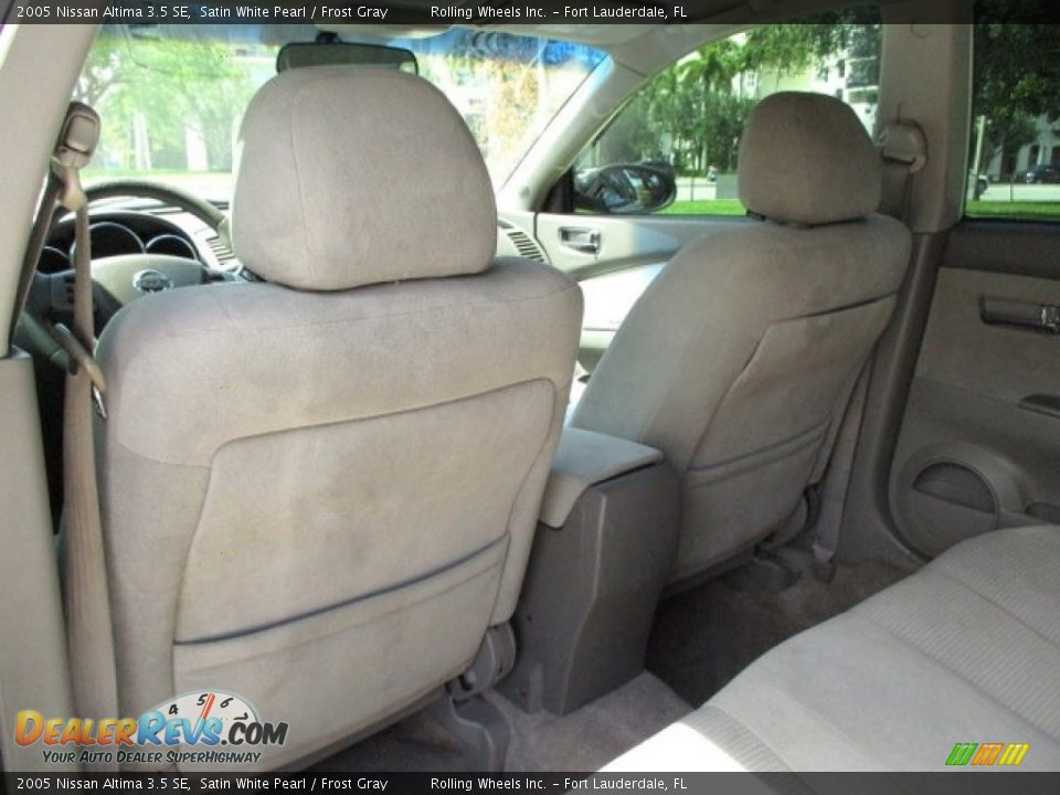 2005 Nissan Altima 3.5 SE Satin White Pearl / Frost Gray Photo #24