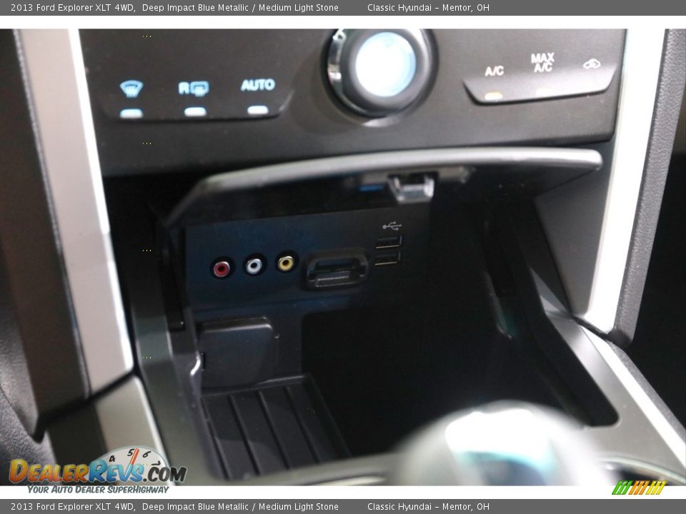 2013 Ford Explorer XLT 4WD Deep Impact Blue Metallic / Medium Light Stone Photo #13