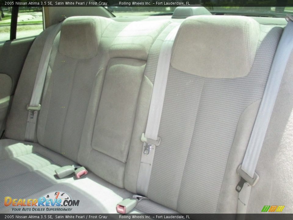 2005 Nissan Altima 3.5 SE Satin White Pearl / Frost Gray Photo #30