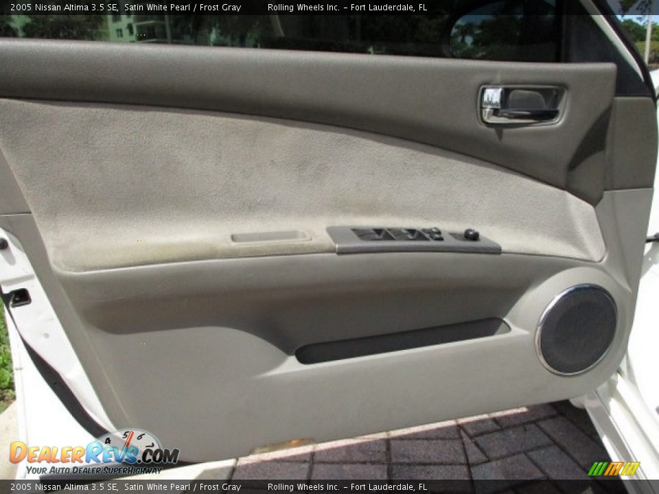2005 Nissan Altima 3.5 SE Satin White Pearl / Frost Gray Photo #32