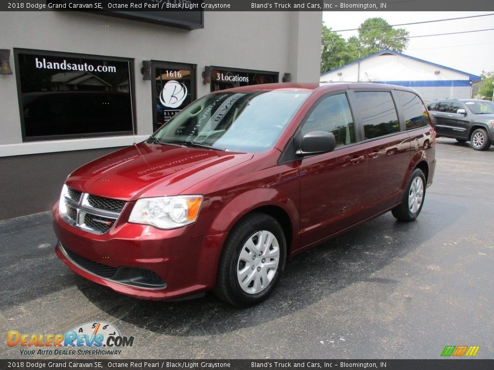 2018 Dodge Grand Caravan SE Octane Red Pearl / Black/Light Graystone Photo #2