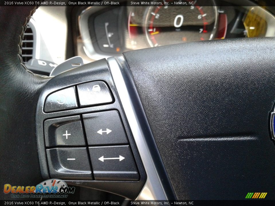 2016 Volvo XC60 T6 AWD R-Design Steering Wheel Photo #18