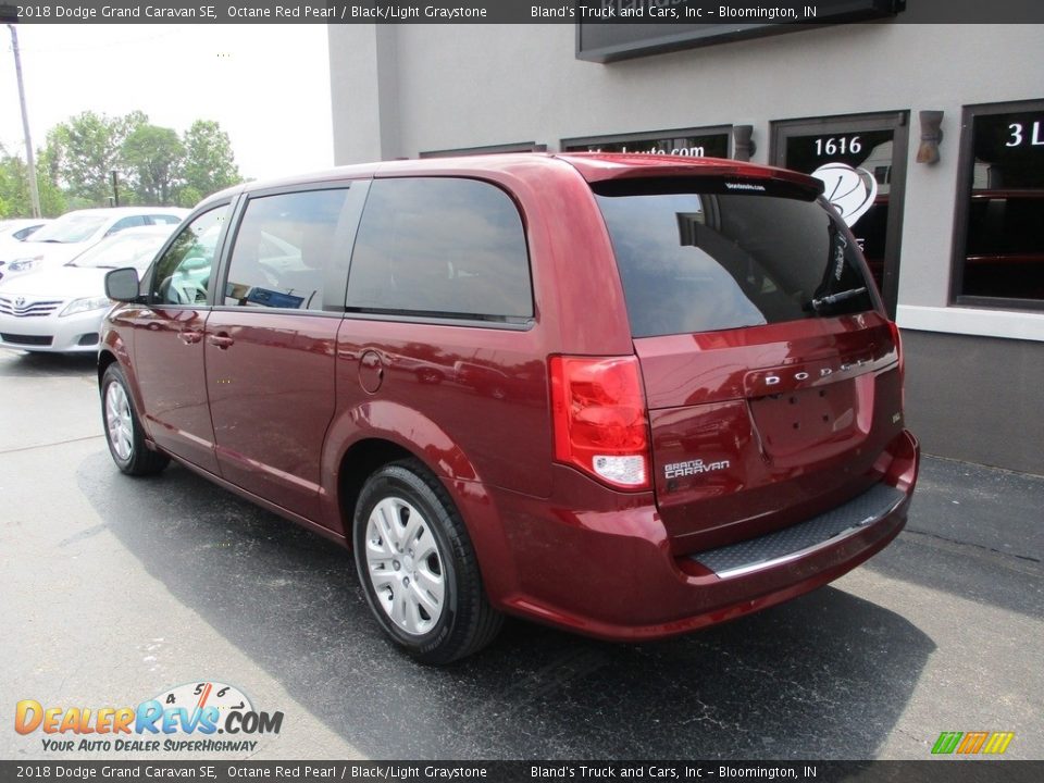 2018 Dodge Grand Caravan SE Octane Red Pearl / Black/Light Graystone Photo #3