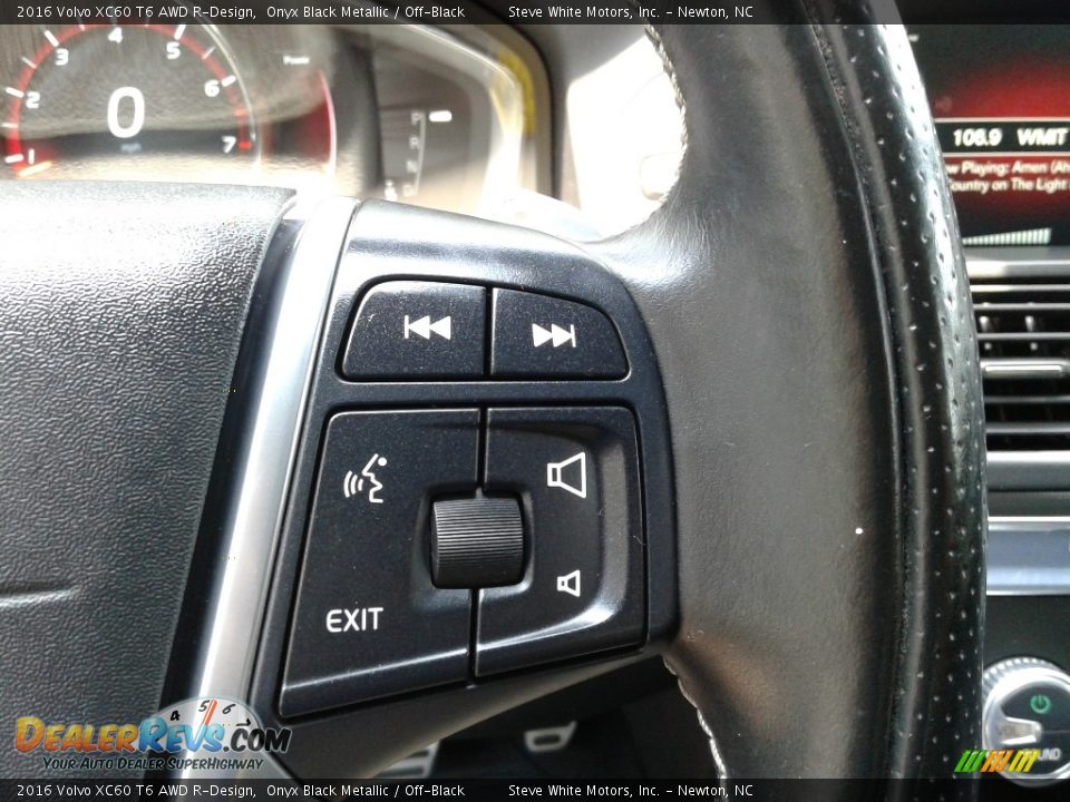 2016 Volvo XC60 T6 AWD R-Design Steering Wheel Photo #19