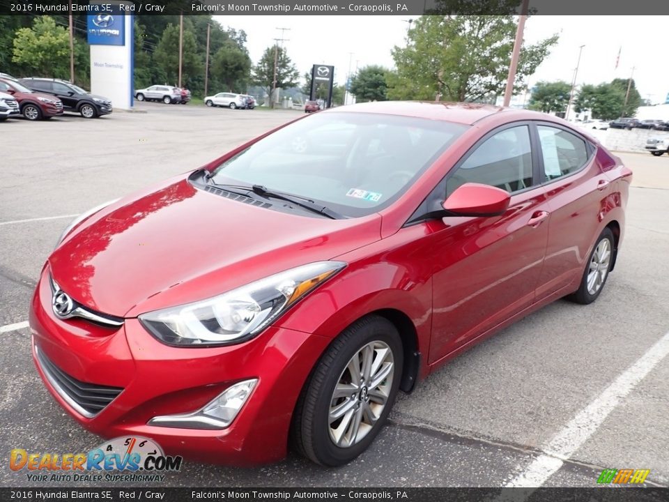 2016 Hyundai Elantra SE Red / Gray Photo #1